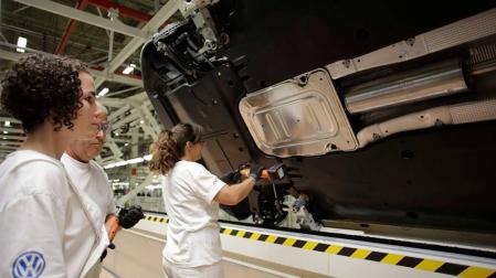Arranca la negociación del nuevo convenio en VW con el reto de consolidar el empleo