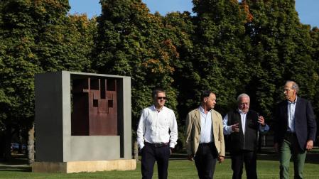 REGRESO AL CAMPUS. De izquierda a derecha, Francisco Fernández Nistal, Román Felones Morrás, Pedro Burillo López y Antonio Purroy Unanua.