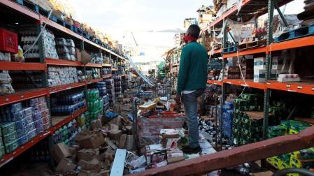 Puerto Rico, a oscuras 10 días después de María, lucha en el día a día