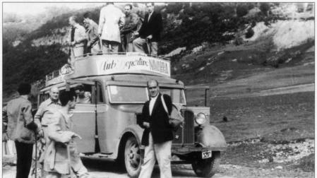 El Club Deportivo Navarra celebra 75 años disfrutando del monte