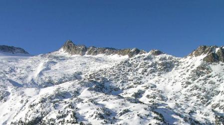 Un agente, durante unas prácticas de entrenamiento en los Pirineos.