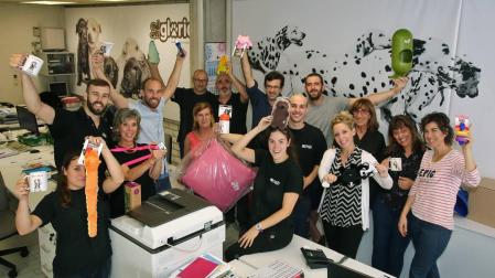 Plantilla de la firma Gloria Pets, en su sede de Berrioplano.