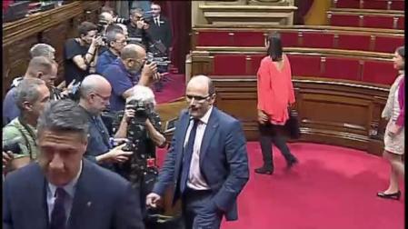 El pleno del Parlament se retrasa una hora a petición de Puigdemont
