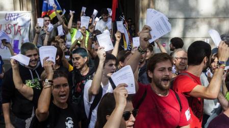 ANC y Òmnium reparten "un millón" de papeletas del 1-O en pulso a la Fiscalía