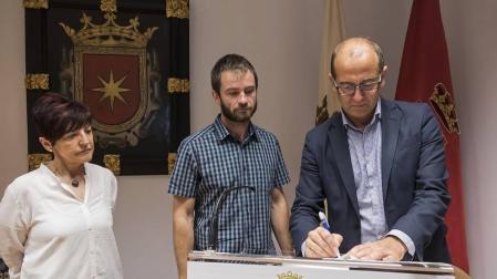 El piso de Caja Navarra en la calle San Agustín de Estella pasa al Ayuntamiento