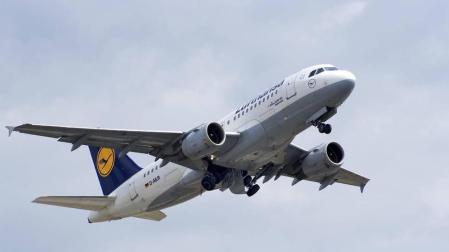 Un avión de Lufthansa.