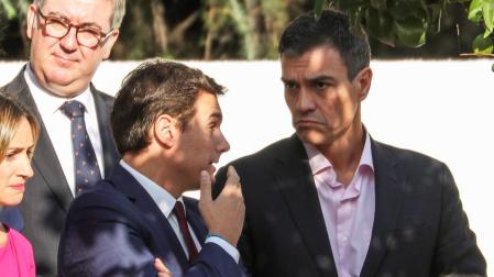 Sánchez pretende que Rajoy limite el 155 a la convocatoria de elecciones