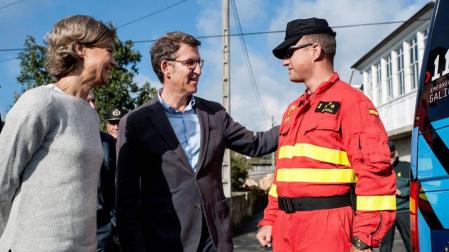 Feijóo admite "12 horas" sin "control" en los incendios de Galicia