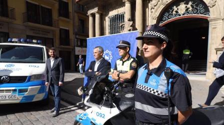 La Policía Municipal estrena imagen con un diseño que "incide en la cercanía"