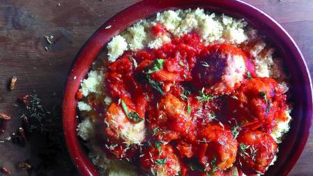 Receta de albóndigas de pavo con tomate y sobre cuscús