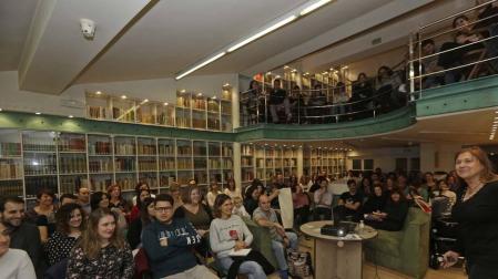 Rosa Jové: “Para evitar una rabieta hay que distraer al niño”