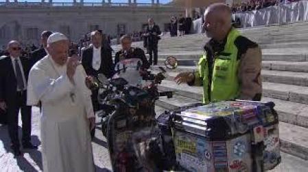 Vespa Extreme: encuentro con el Papa