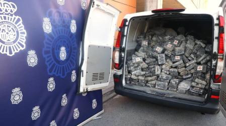 El mayor alijo de cocaína descubierto en Guipúzcoa estaba enterrado en Zarautz