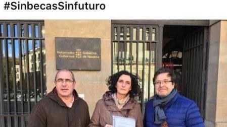 Familias recurren otra vez las becas y el Gobierno defiende su política