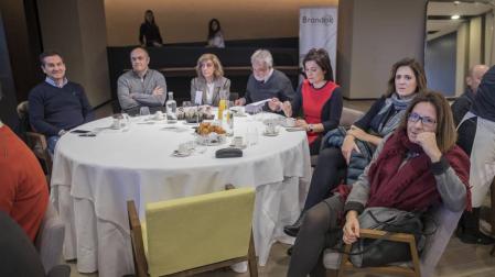 Los presentes plantearon a los expertos una decena de preguntas orientadas a conocer el grado de penetración de la revolución digital en la industria navarra. Hubo 3 conclusiones: la importancia de la formación, el talento de las personas y la colaboración.