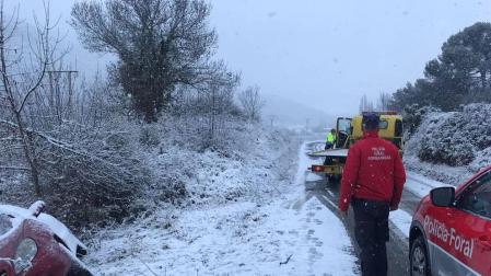 Cinco accidentes en Navarra por la nieve en las carreteras