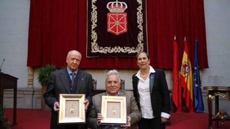 Fotos del acto institucional en el Día de la Comunidad Foral en homenaje a título póstumo a los artífices de nuestra bandera.