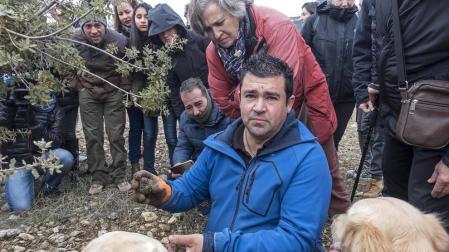 La campaña trufera arranca a pie de Lóquiz con el kilo a 700 euros