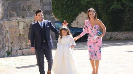 David Bustamente y Paula Echevarría, junto a su hija Daniella.