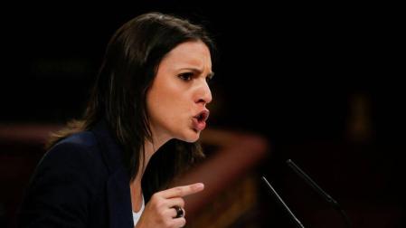 Irene Montero termina su larguísimo discurso con un "sí se puede"