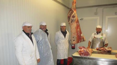 El matadero municipal de Baztan pone en servicio la sala de despiece