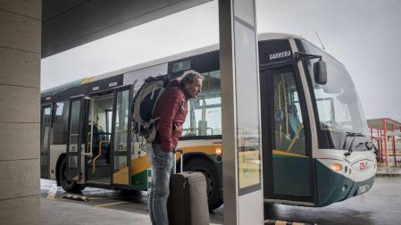 La villavesa del aeropuerto de Noáin no despega