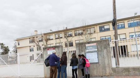 Cartas y dibujos de despedida al fallecido en la explosión de Cintruénigo