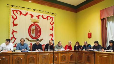 Sangüesa sube las tasas del agua, la escuela de música y la residencia