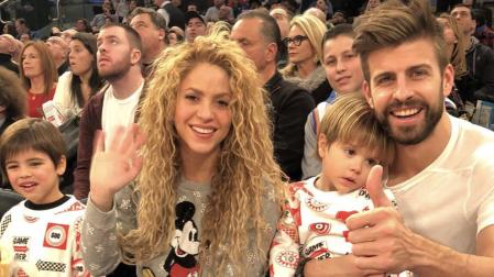 Shakira y Piqué disfrutan de la NBA junto a sus hijos