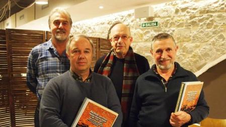 El libro que repasa la pérdida y recuperación del comunal del Valle de Aézcoa
