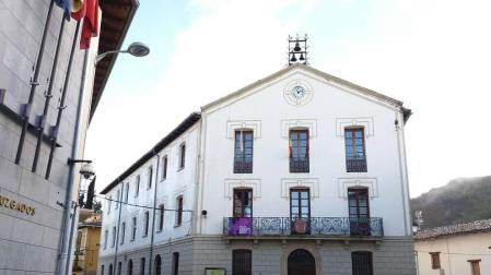 Aoiz trasladará las oficinas municipales a la planta baja del consistorio