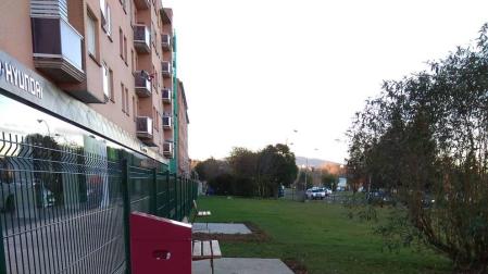 Burlada invierte 130.000 euros para siete zonas de esparcimiento canino