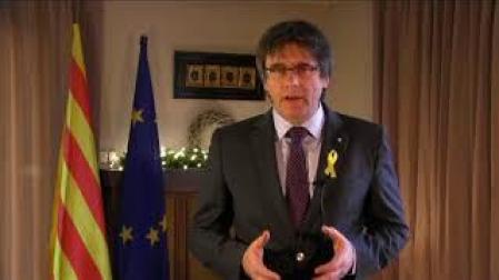 Puigdemont pide a Rajoy empezar "la era del diálogo y la negociación"