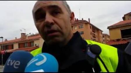 El sargento de Bomberos explica las posibles causas del incendio en varios chalets de Tafalla