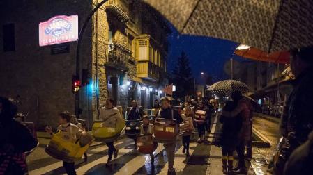 Imágenes de las distintas categorías de corredores en la San Silvestre de Burlada 2017