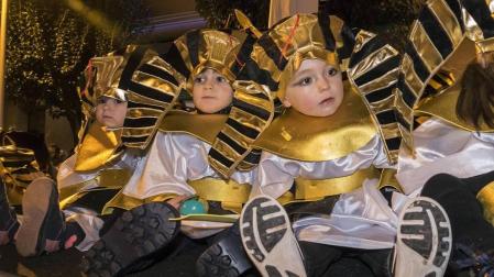 Peñaguda hizo posible en Estella dos horas de cabalgata en la que los Reyes Magos cumplieron con los sueños infantiles
