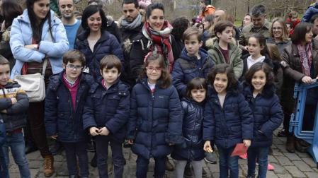 Imágenes de la llegada de los Reyes Magos a Pamplona, desde el puente de la Magdalena al Ayuntamiento.