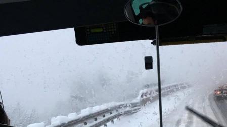 Un largo viaje teñido de blanco para el Izarra