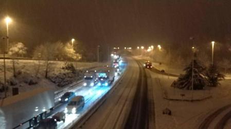 Consejos para conducir con nieve sobre el asfalto