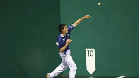 Elezkano-Rezusta consiguen en el Labrit su tercer 22-21 consecutivo del torneo