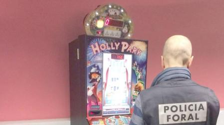 Denunciados un menor por apostar en una máquina y un bar por permitirlo en Elizondo