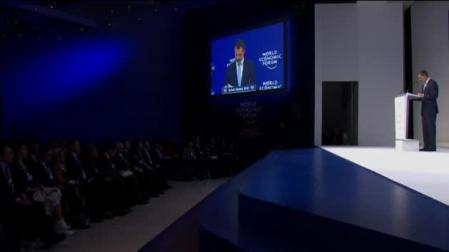 Felipe VI en Davos:  "La Costitución española no es un objeto ornamental"