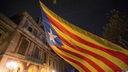 Miles de personas piden frente al Parlament la libertad de los "presos políticos"