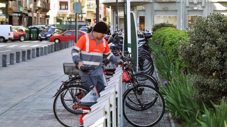 El Ayuntamiento trabaja en un nuevo servicio de bici con cobertura en todos los barrios