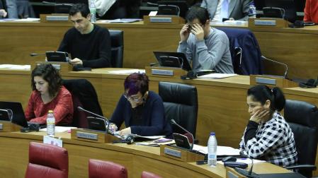 Fanny Carrillo (Podemos) se desmarca del cuatripartito en una votación