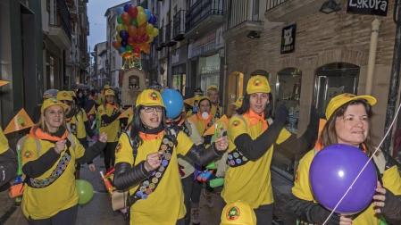 El comercio de Estella se suma a la fiesta de un carnaval muy callejero