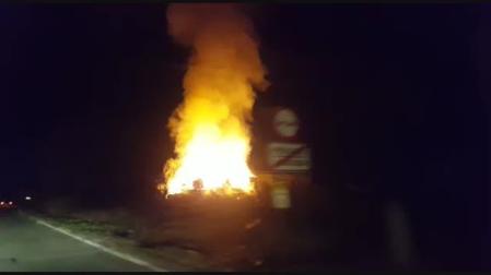 Incendio en una pajera de Alfalfas Osés