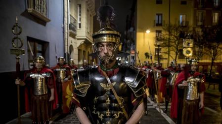 Ocho rostros en una familia de 4.000