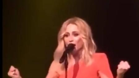 La cantante Marta Sánchez pone letra al himno de España