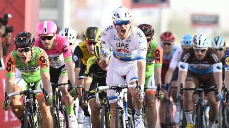 Kristoff lidera la Vuelta a Abu Dabi tras ganar la primera etapa